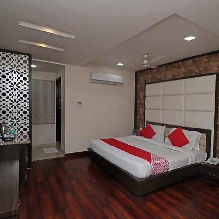 Oyo 29382 Golden Laurel Inn Deoria Exterior foto