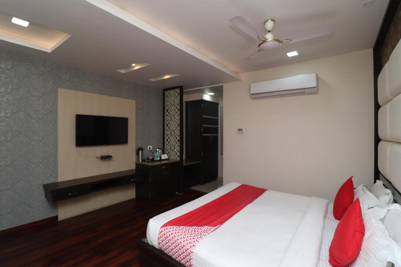 Oyo 29382 Golden Laurel Inn Deoria Exterior foto