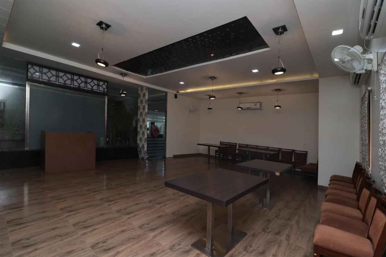 Oyo 29382 Golden Laurel Inn Deoria Exterior foto
