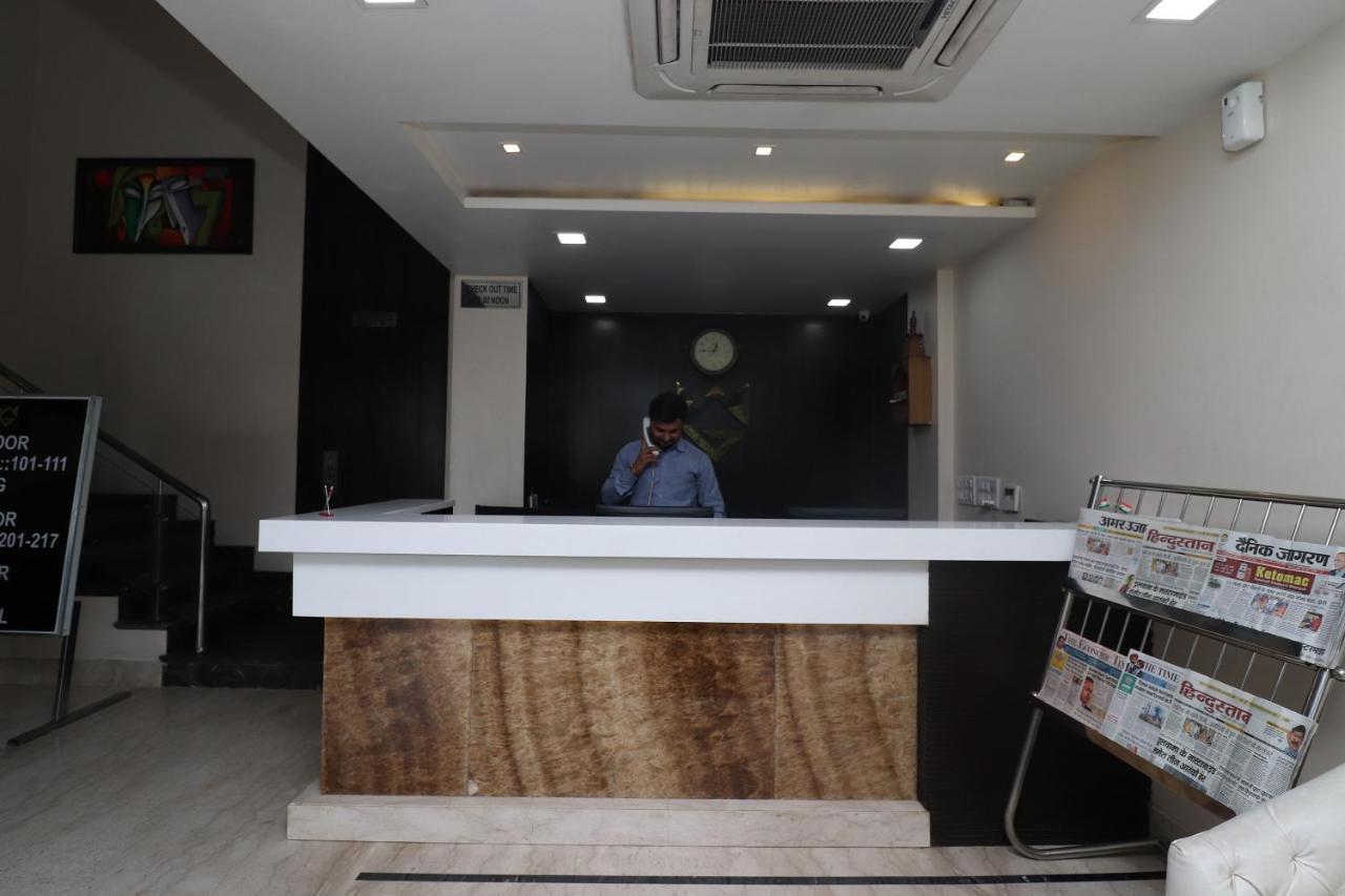 Oyo 29382 Golden Laurel Inn Deoria Exterior foto