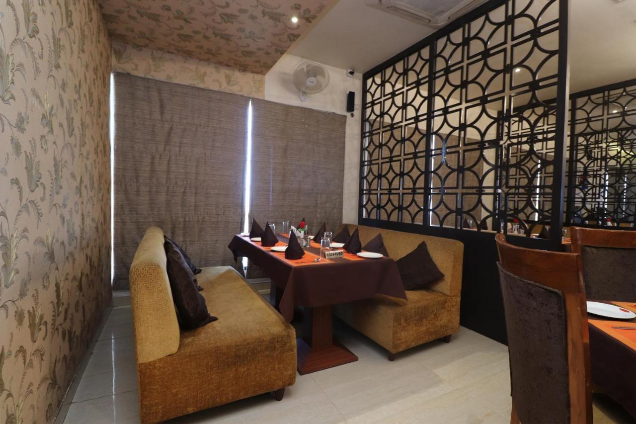Oyo 29382 Golden Laurel Inn Deoria Exterior foto
