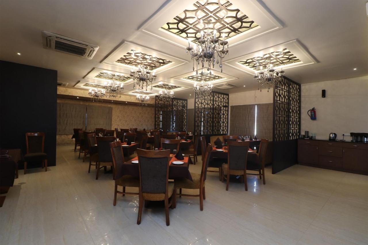 Oyo 29382 Golden Laurel Inn Deoria Exterior foto