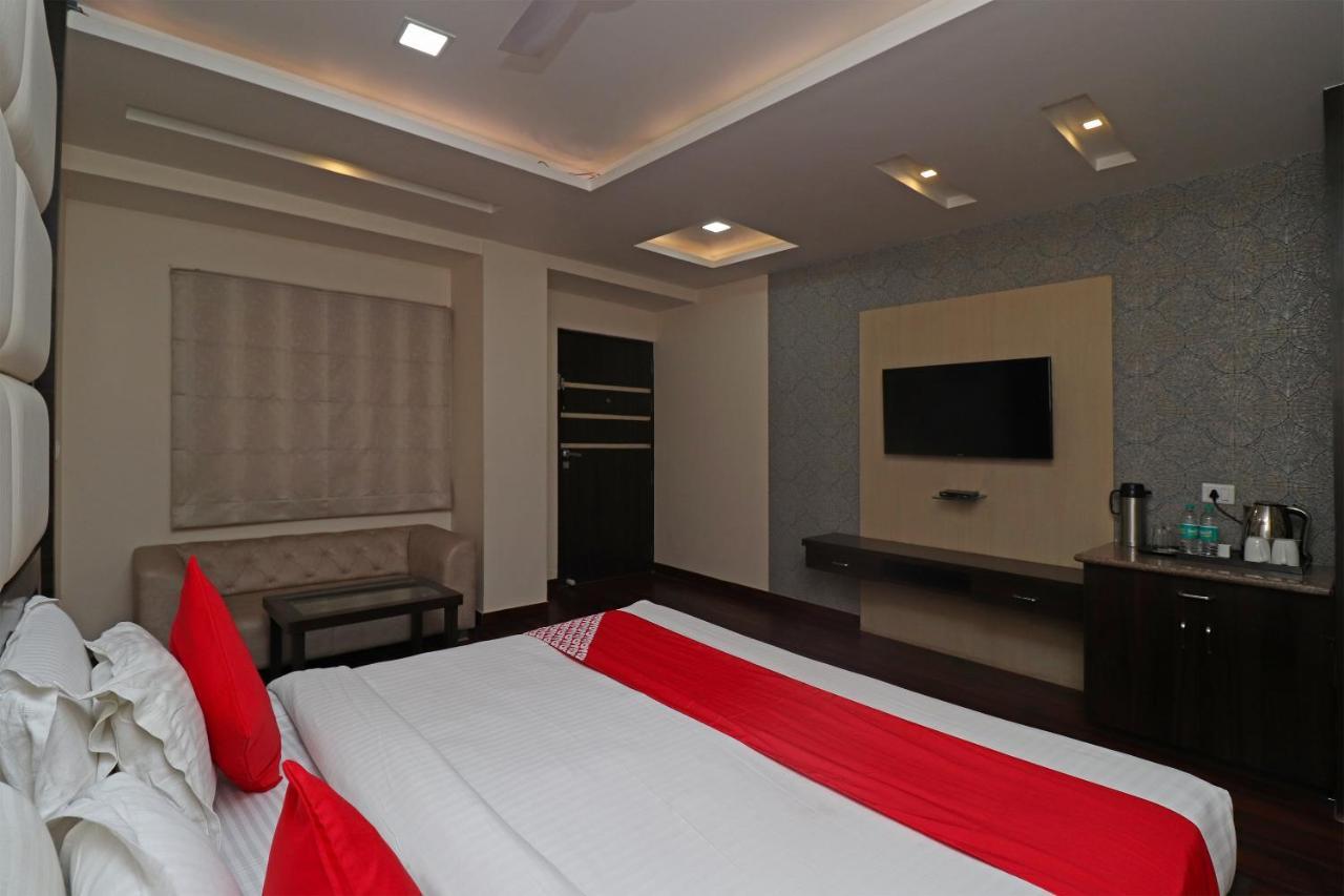 Oyo 29382 Golden Laurel Inn Deoria Exterior foto